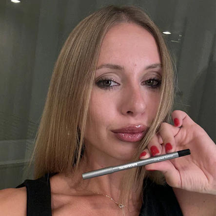 Final 3 hours 50% off:🌸 Longwear Eyeliner - Lightweight and Waterproof